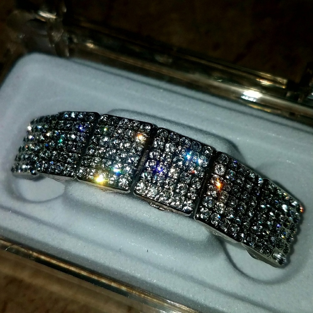 Iced Out Ring Chain & Grillz Bling Set - Picture 5 of 5